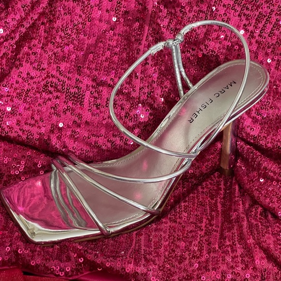 MARC FISHER LTD DAVIA SILVER SANDAL SZ 7.5 - Picture 15 of 16